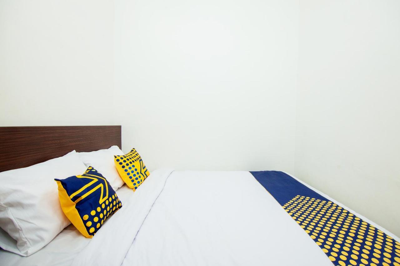 Oyo 2220 Pink'S Guest House Tarutung Dış mekan fotoğraf