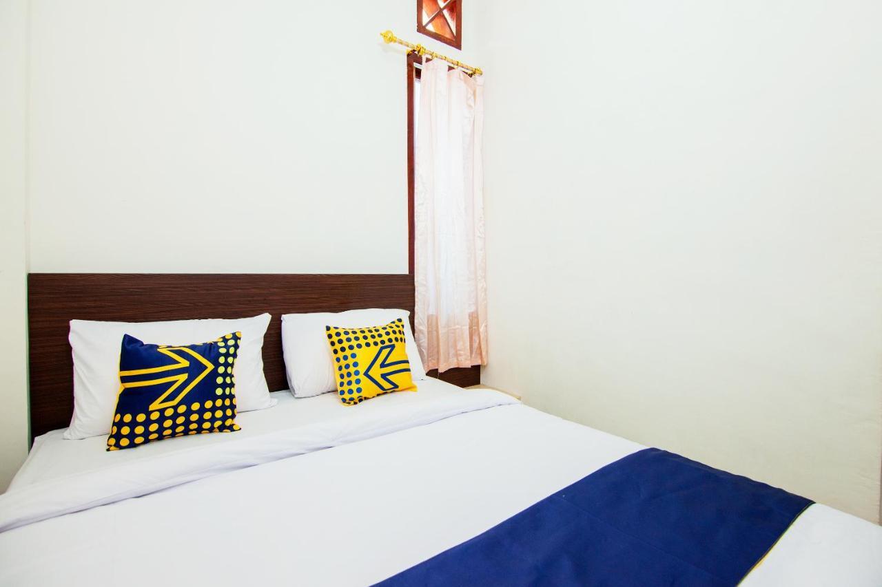 Oyo 2220 Pink'S Guest House Tarutung Dış mekan fotoğraf