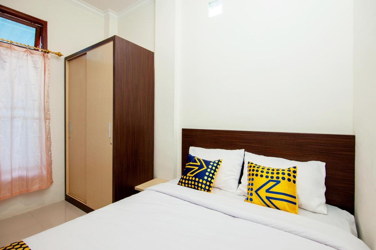 Oyo 2220 Pink'S Guest House Tarutung Dış mekan fotoğraf