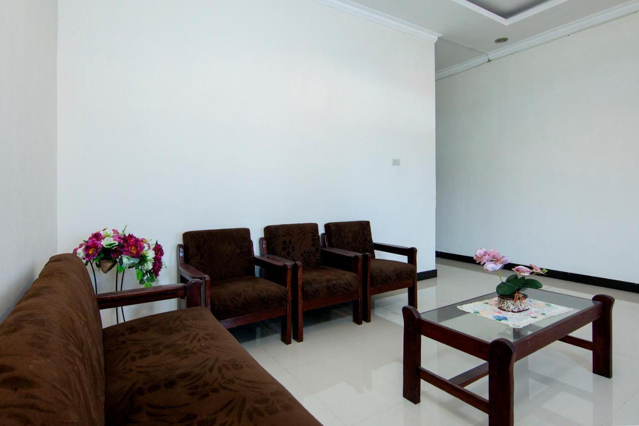 Oyo 2220 Pink'S Guest House Tarutung Dış mekan fotoğraf